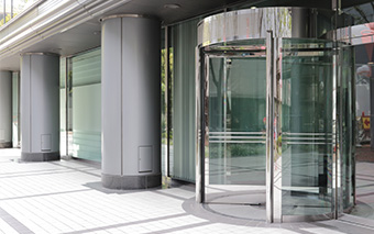 法務省仕様の鋼製建具（例：警察署・刑務所など）
